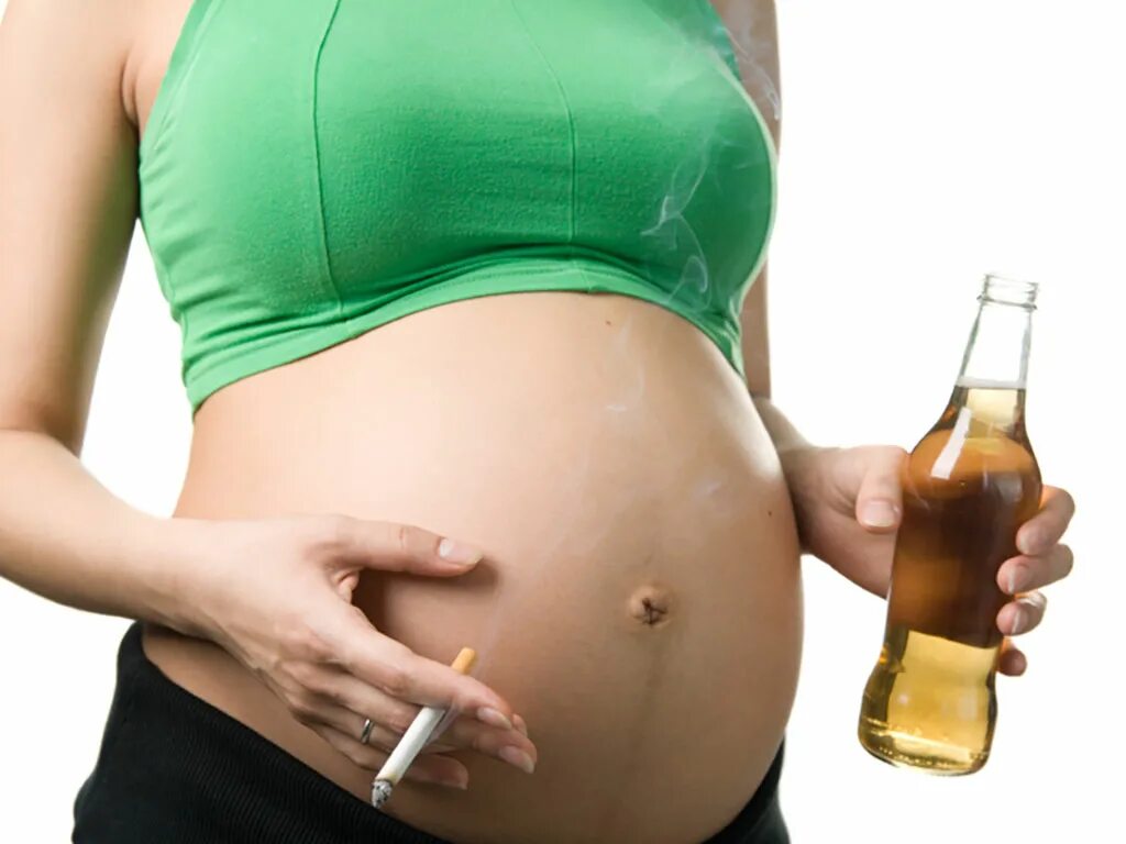 Пьющие беременные женщины. Вредные привычки беременных.
