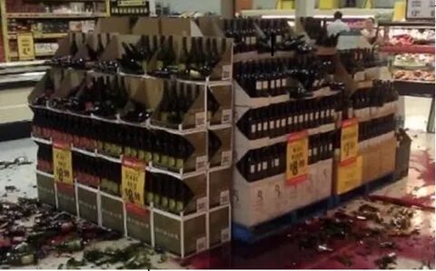 Разбитый товар в магазине