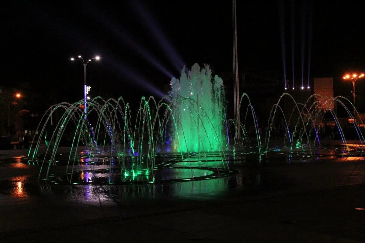 Достопримечательности в краснодарском крае на машине. Улица красная краснодар летом. Город краснодар 2017. Куда можно поехать погулять. Каньон туапсе таштай.