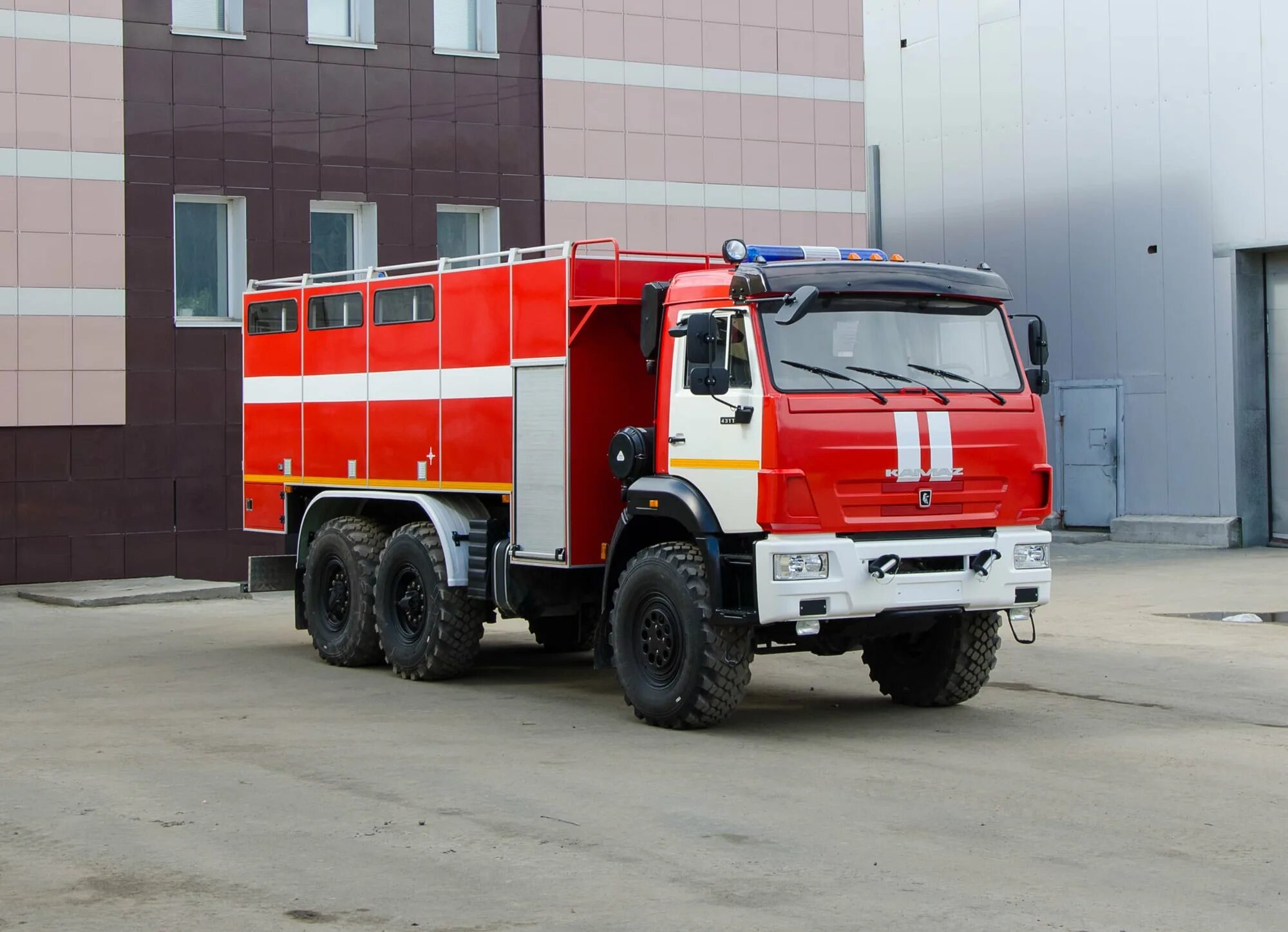 Ар пожарный автомобиль. ПНС 100 КАМАЗ 43118. ПНС-110 (43118). Пожарная машина ПНС КАМАЗ 43118. Ар 2 43118.