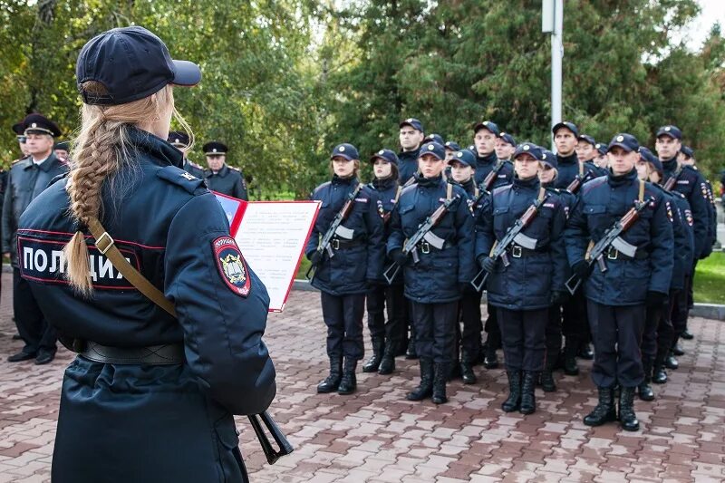 После 9 класса можно поступить в мвд. Курсантки БЮИ. Школа полиции. Курсанты МВД. Школа полиции фото.