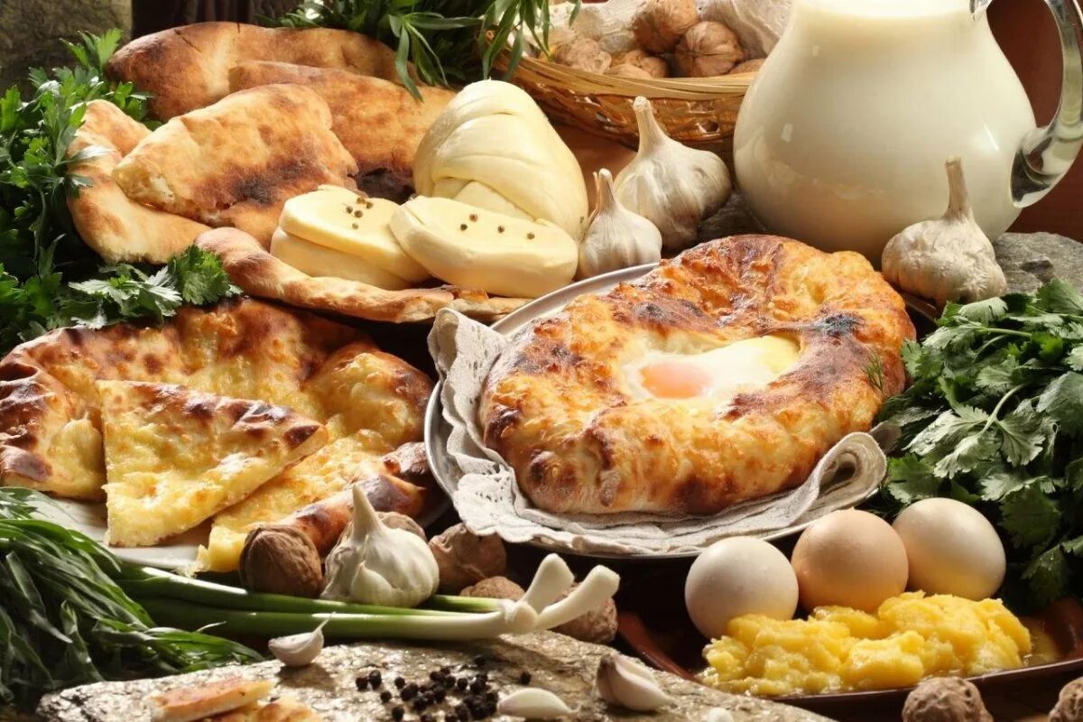Хачапури шашлык. Национальная грузинская еда хачапури. грузинская еда хинкали хачапури. грузия еда хинкали хачапури. хачапури шашлык хинкали.