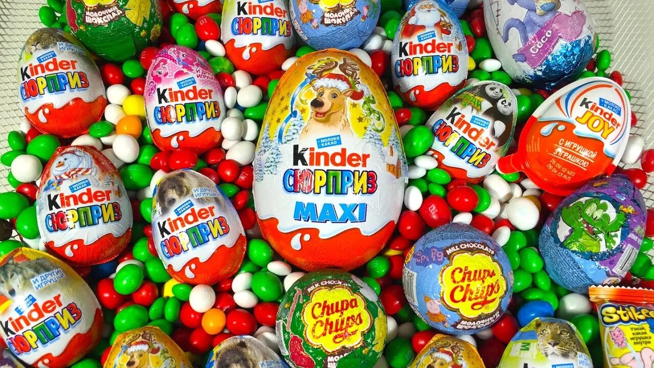 Kinder rustama. Киндер сюрприз. Киндер сюрприз много. Много киндеров. Много киндеров сюрпризов.