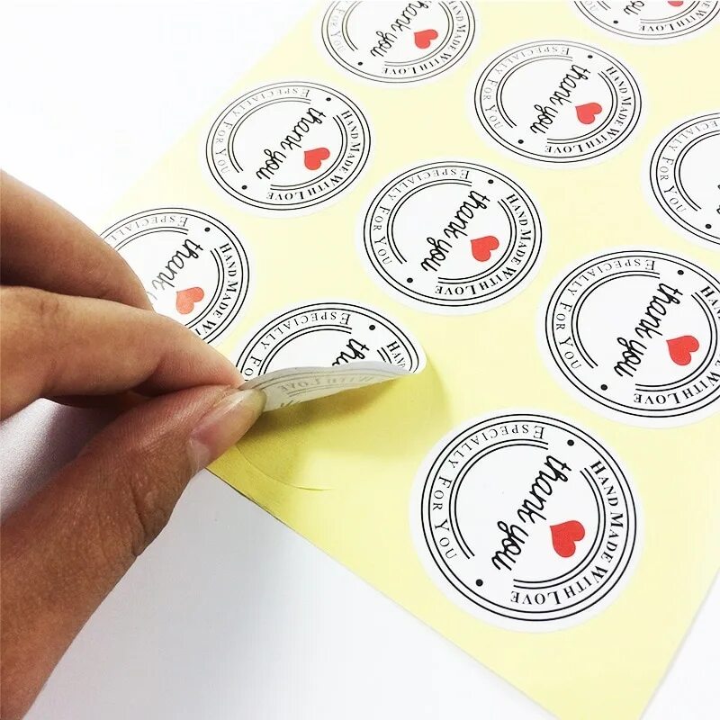 Стикеры с логотипом. Круглые наклейки. Наклейки для печати. Самоклеящиеся наклейки. Печать стикеров на самоклеющейся бумаге.