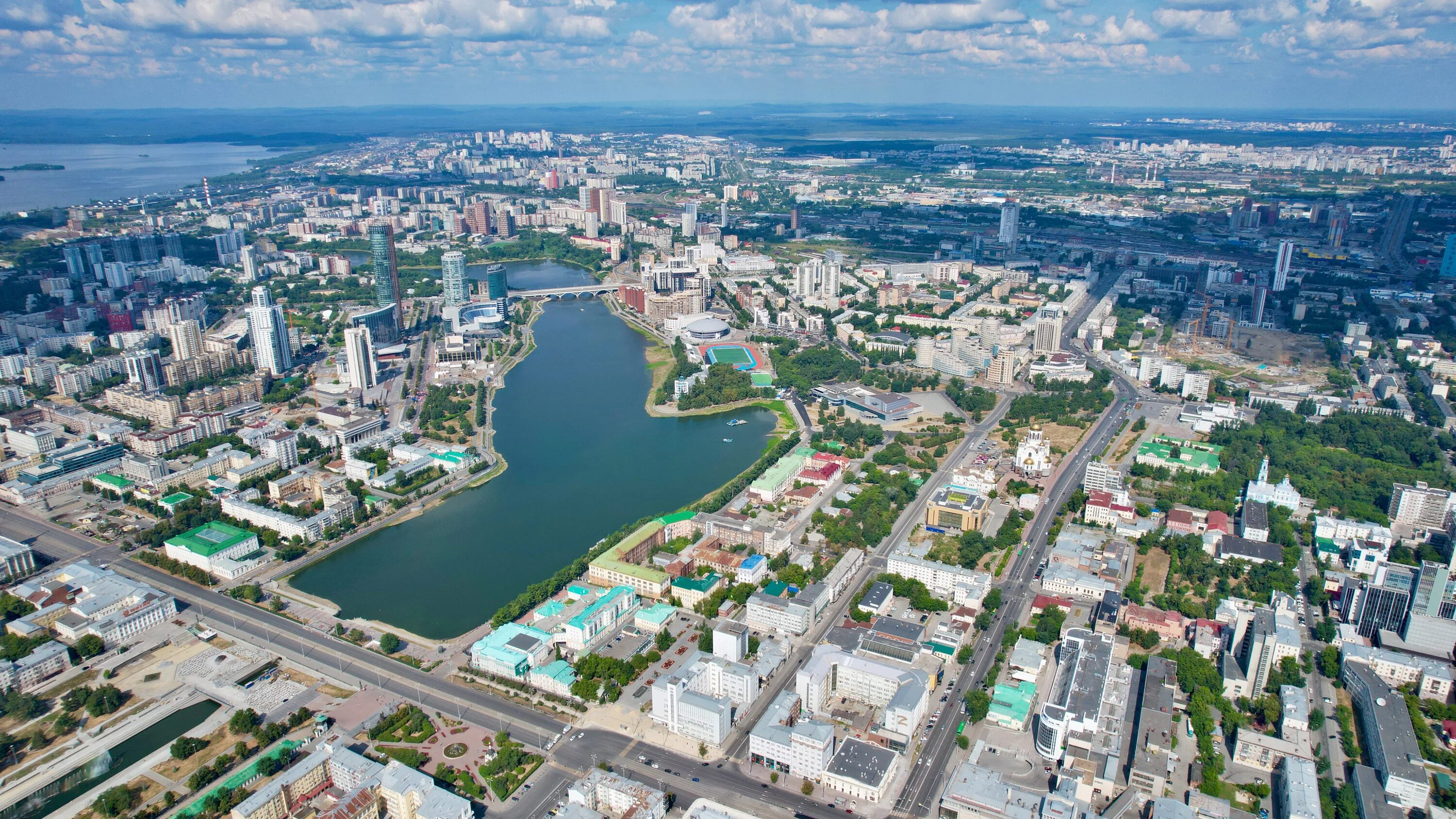 Продам трехкомнатную новостройку на улице Данилы Зверева 11 Уральская в городе Е