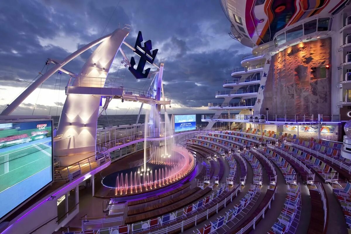 The better seas. Роял карибиан оазис лайнер. harmony of the seas круизный лайнер. allure of the seas круизный лайнер. круизный лайнер oasis of the seas.