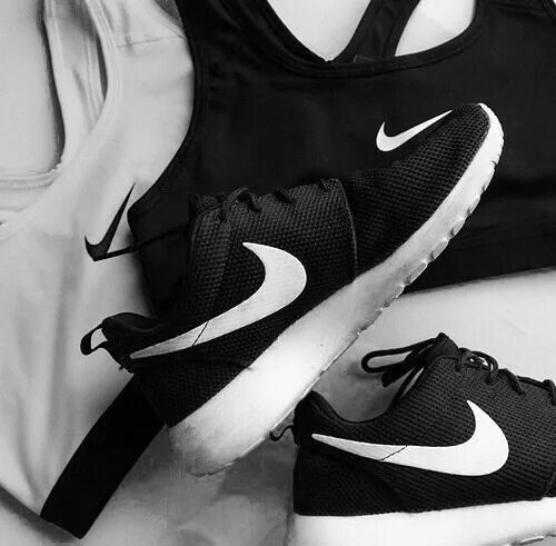 Найк Dark TEMTEYSHEN. Черно белые найки. Nike чёрно белые. Найк бело черные. Найк черного цвета