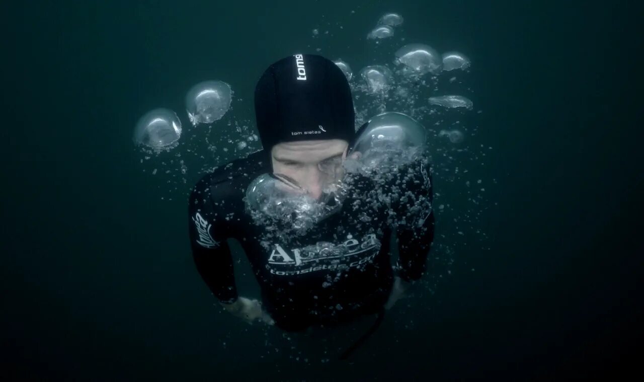Качок под водой. Том Ситас рекорд. Дыхание под водой. Дышать под водой. Задержка дыхания под водой.