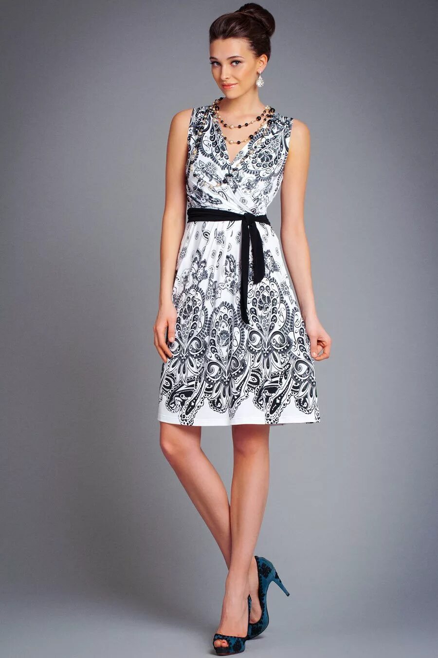 Черное платье из жаккарда. Lavela l1140. Красивая одежда. Платье повседневное. Красивые платья размер 44.