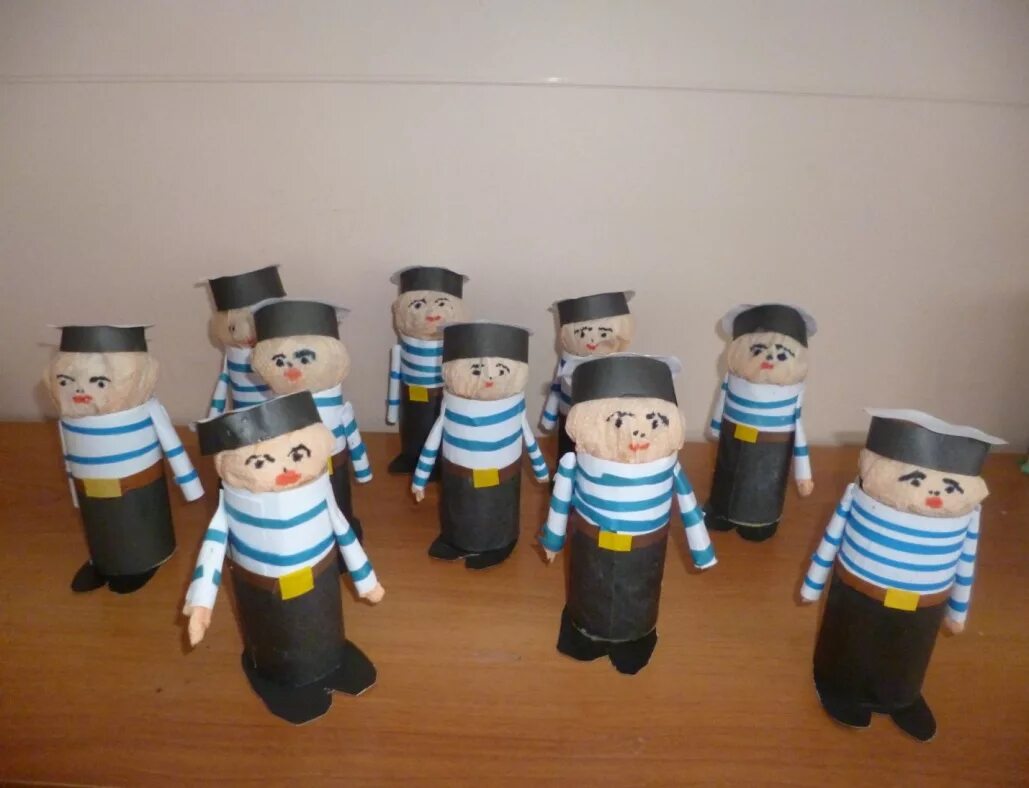 Конструирование по теме профессии в подготовительной. Аппликация на тему профессии в старшей группе. Конструирование к 23 февраля в старшей группе. Аппликация профессии старшая группа. Аппликация на тему профессии.