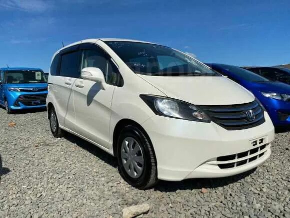 Купить фрид омск. Хонда Фрид 2009 белый. 1.5 G L package (8-Seater) Honda freed 2008. Хонда Фрид 2023. Хонда Фрид белая 2009г.