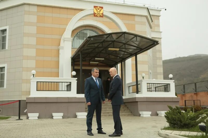 Посольство южной осетии. Посольство южной осетии. Здание посольство рф в южной осетии. Посольство россии в южной осетии. Посольство юо в москве.