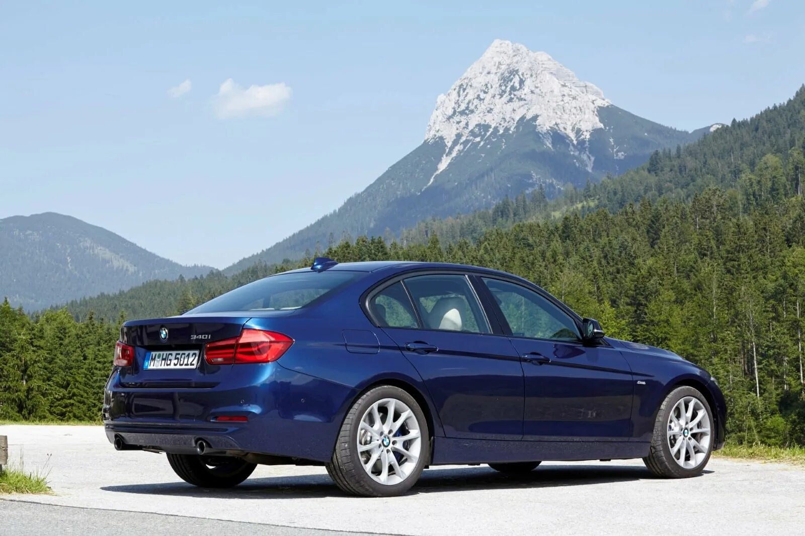 F30 340i. 340 бмв f30. bmw 3 series. bmw 3 6 поколения.