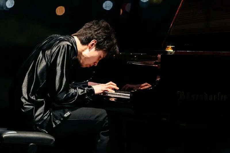 энджел вонг пианист