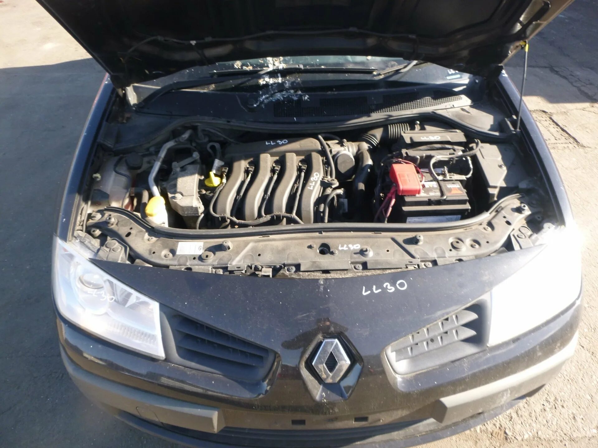 Рено меган 2 где вин номер. Вин номер меган 2. Renault megane 2 номер кузова. Рено меган 2 где вин номер. Вин рено сценик 2.