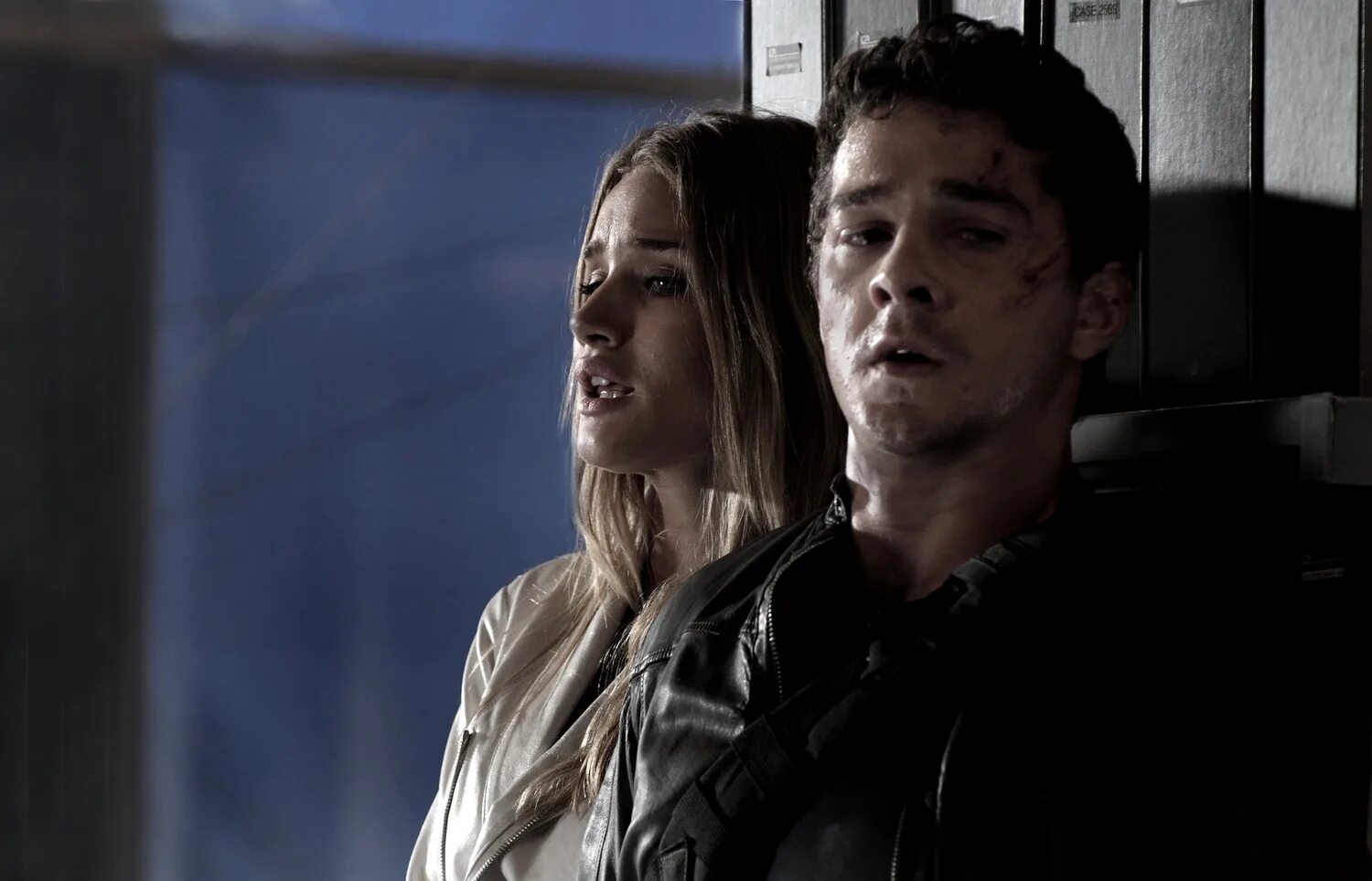 Сэм уитвики. Арчибальд уитвики. Фото сэма уитвики настоящие имя из трансформеров. Шайа лабаф трансформеры 1. Сэм уитвики и бамблби.