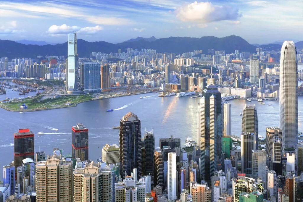 Нужна ли виза россиянам в гонконг 2024. Гонконг в 50. Гонконг для россиян. Почему Гонконг отдельно от Китая. Port skyscrapers people.