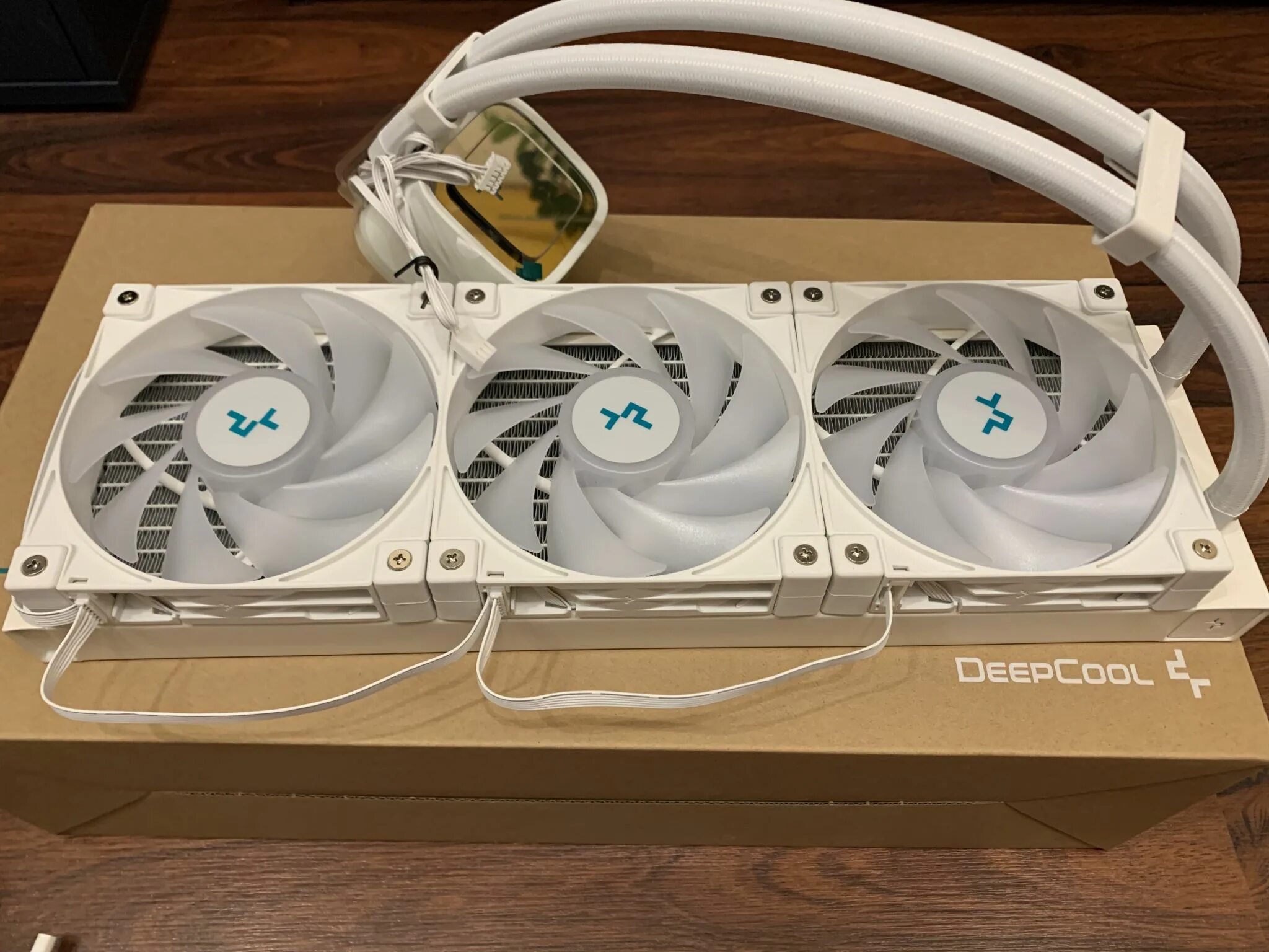 Deepcool ls720 WH. Deepcool le720 White. Deepcool lt720 монтаж на переднюю стенку. LS 720 Deepcool разбор помпы. Deepcool le720 wh