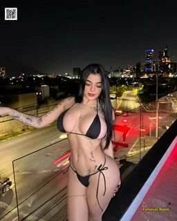 Famosas Room: Karely Ruiz Tetona y Nalgona Fotos en Bikini en Tangas y Much...