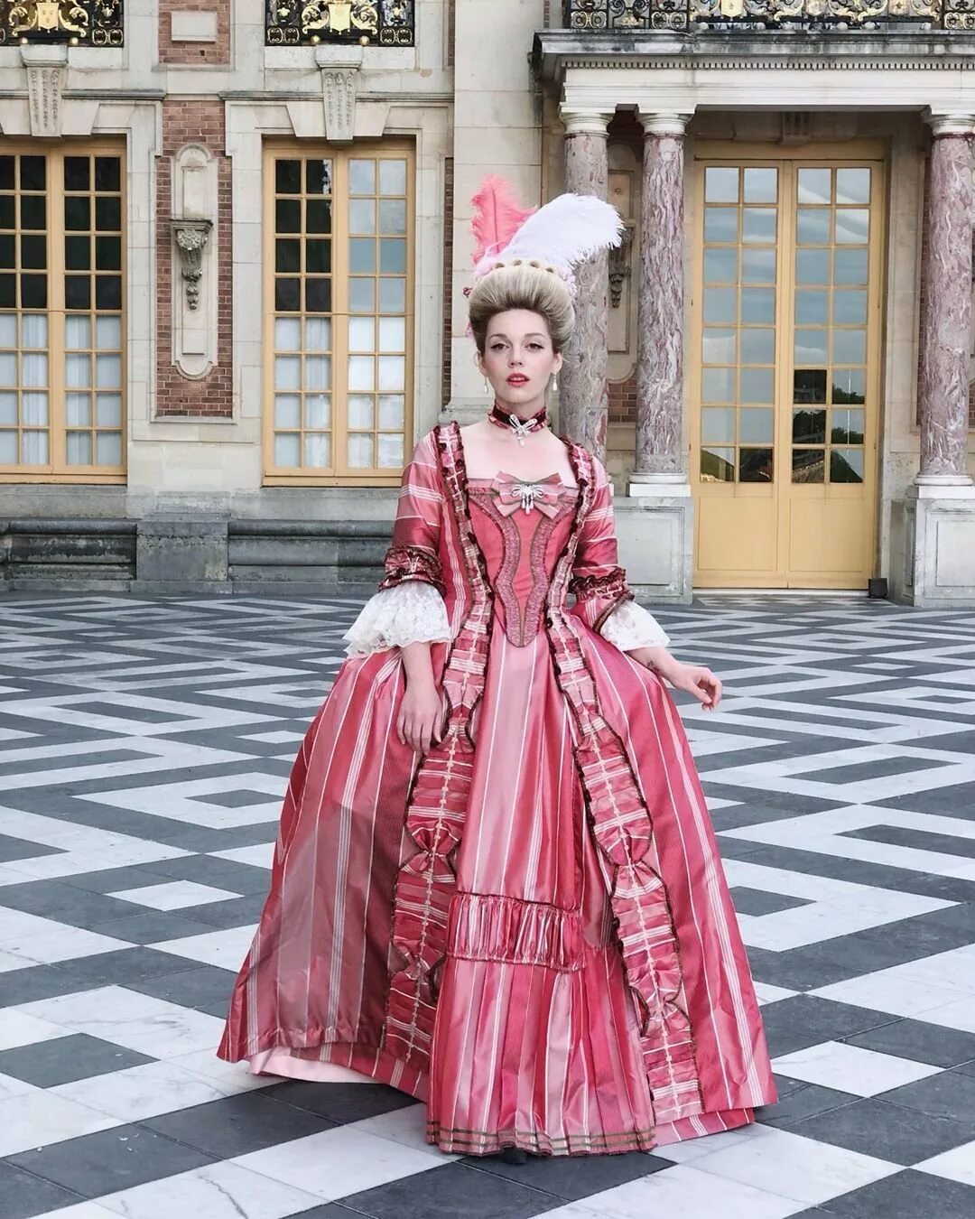 Мода версаль. Платье Moda Versal. Версальский стиль в одежде. Платье Версаль. Версаль Наряды.