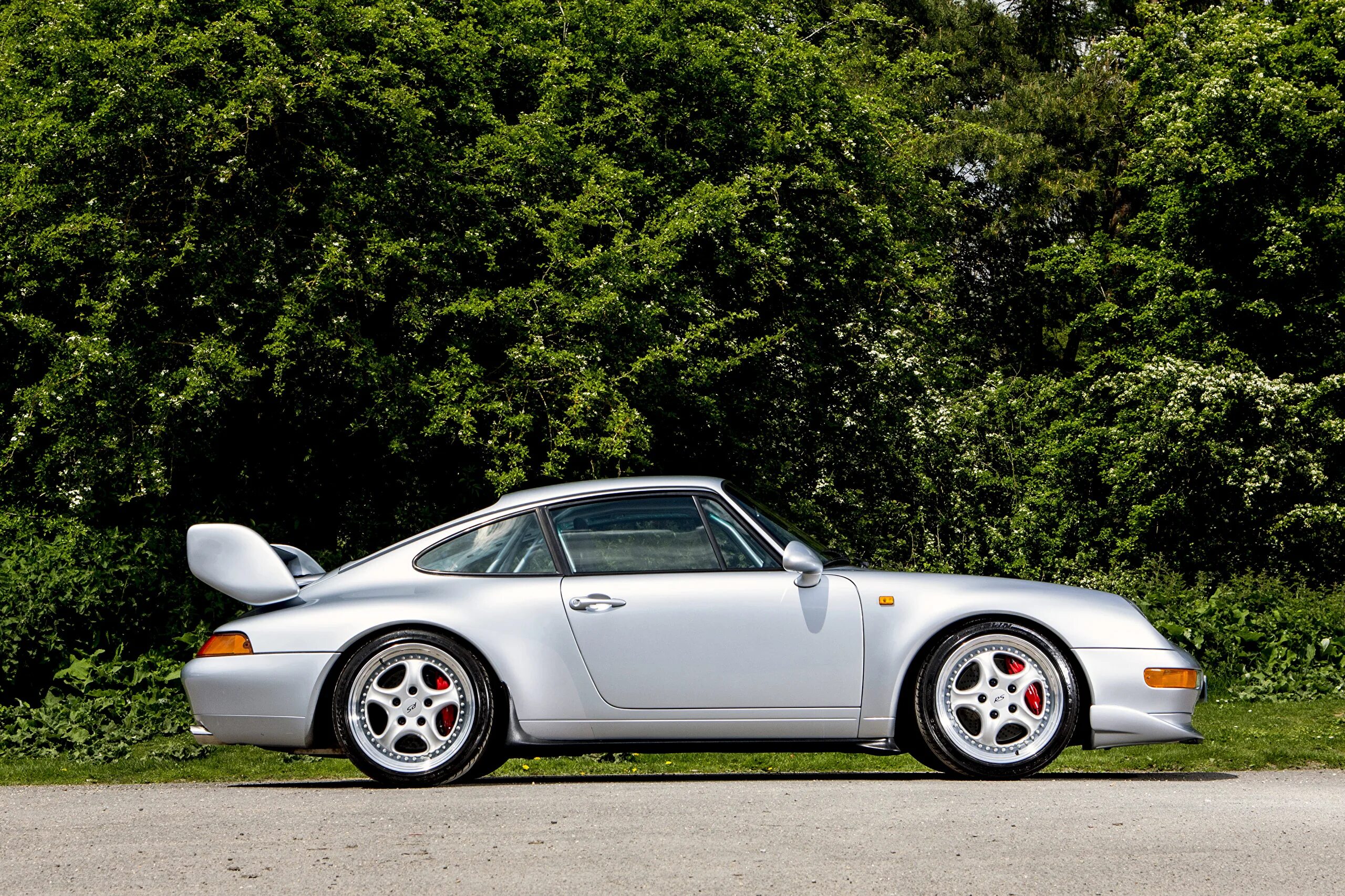Порше сбоку. Silver porsche 911 1995. porsche 911 carrera rs. porsche 911 сбоку. porsche 1995.