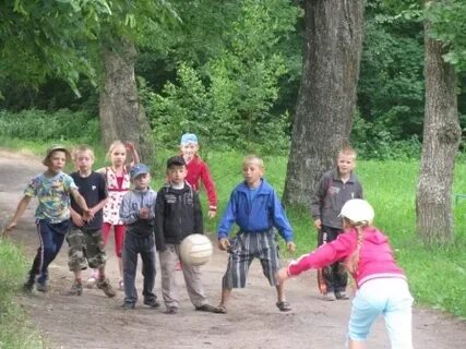 Играть в вышибало