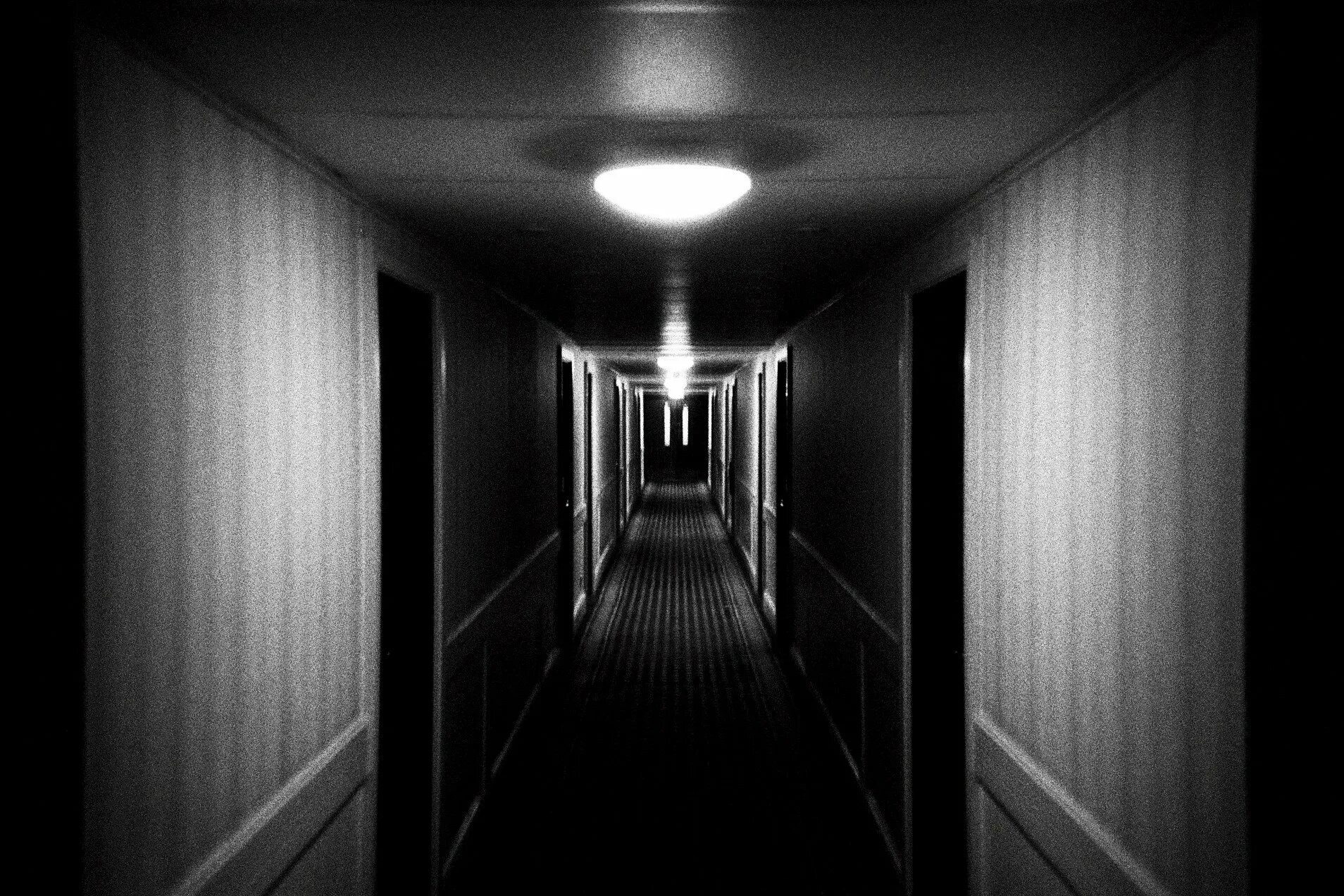 Темный коридор тюрьмы Вентворт. Темный коридор. Мрачный коридор. Темный страшный коридор.