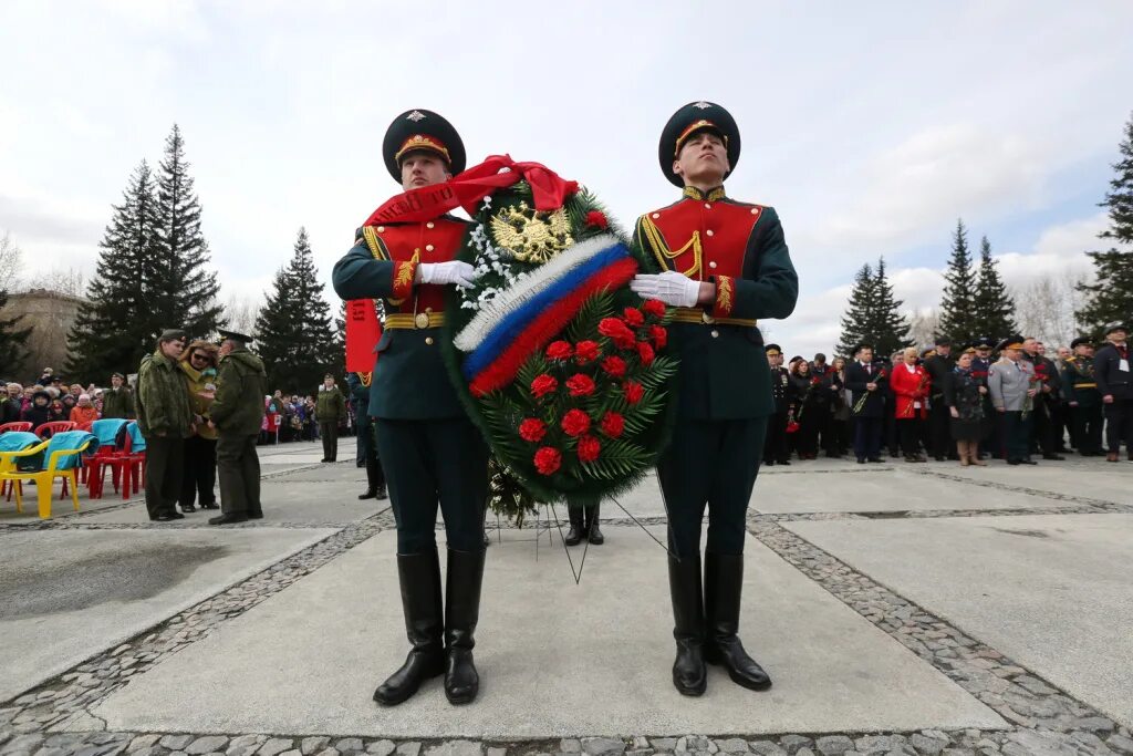 Празднование дня победы в городе. Празднование 9 мая 2021. Парад Победы Новосибирск. Интересное празднование 9 мая. Празднование 9 мая в Новосибирске.