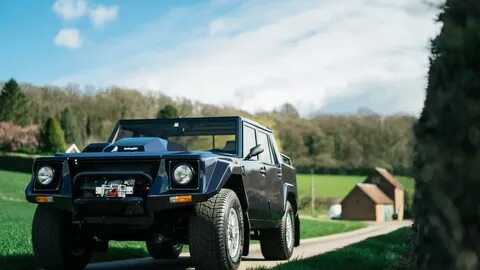 Lamborghini lm002