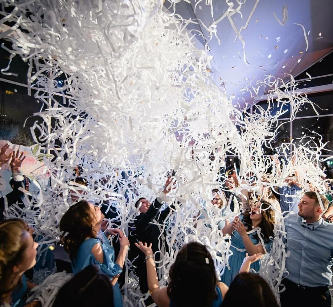 бумажное шоу дискотека для детей. бумажки шоу. бумажное шоу фольга. бумажная вечеринка для детей. бумажная вечеринка.