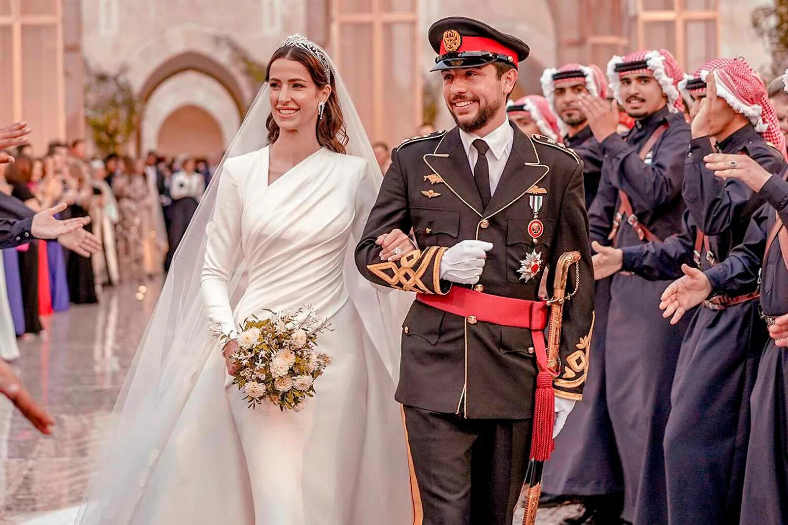 Выйти замуж за наследного принца. Рания Аль-Абдулла. Рания Аль-Абдулла Королева Иордании. Свадьба наследного принца Хусейна и принцессы раджвы в Иордании.. Королева Иордании Рания 2023.