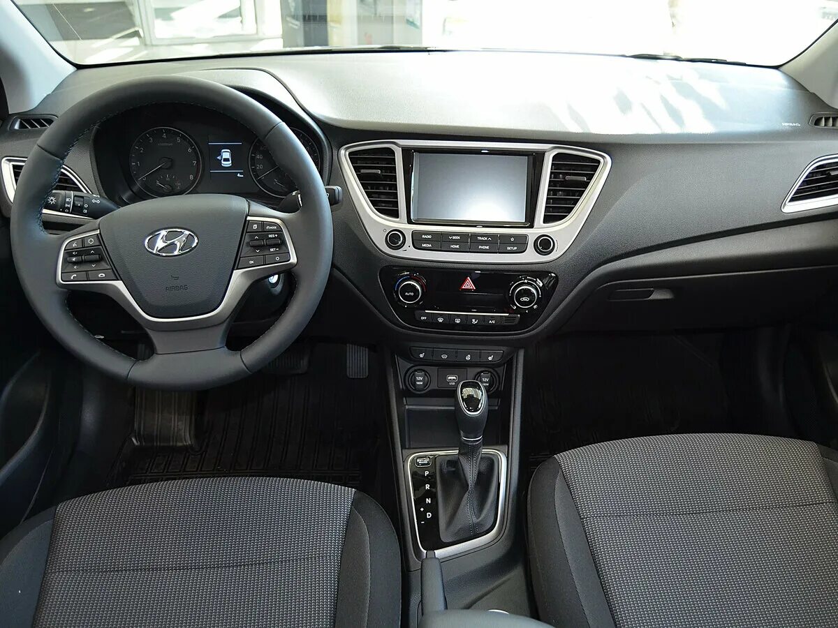 6. Hyundai solaris 2021 comfort. Hyundai solaris 2011 салон. Solaris комплектации. Hyundai solaris 2011 1.