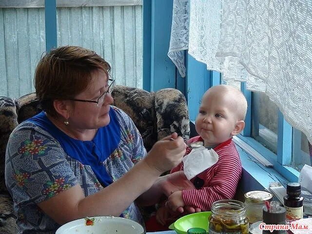 Внук приехал в деревню. У бабушки в деревне внуки. бабушка и внук. внуки приехали к бабушке. дети приехали к бабушке.