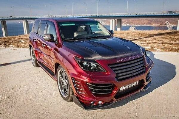 Invader отзывы. Lexus lx 570 invader. lexus lx 570 инвайдер. лексус 570 в обвесе инвайдер. лексус лх 570 красный.