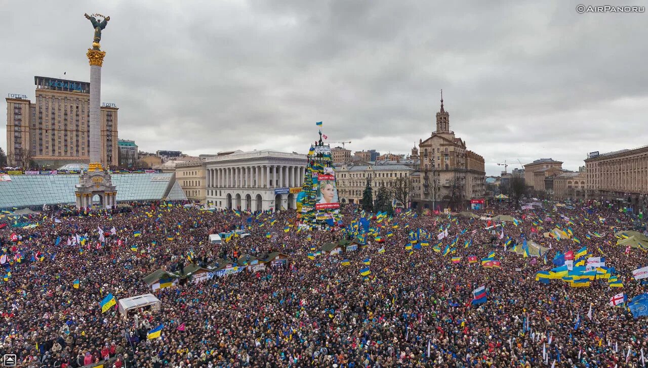 Киев площадь независимости Евромайдан. Киев 2013 Майдан. Евромайдан в Киеве 2013-2014. Майдан 2014 площадь независимости.