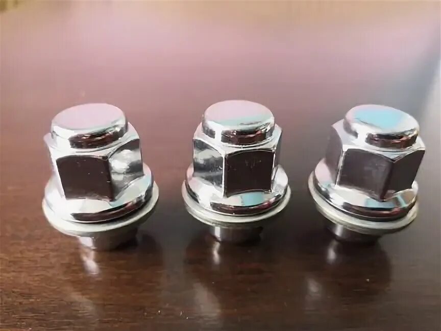 Гайки для литых дисков тойота рав 4. 5 с шайбой для тойота королла е150. Гайка колесная m12x1. Оригинальные гайки тойота. Колесные гайки на тойота фирмы work.