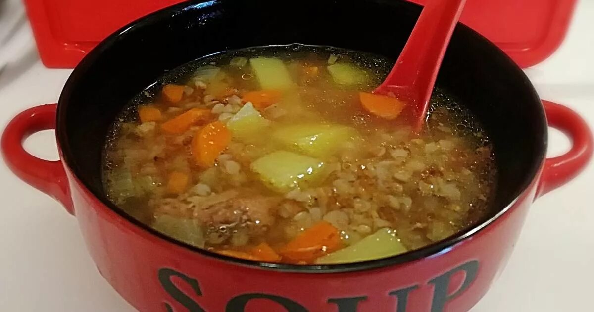 Как варить суп с тушенкой. Суп с тушенкой. вкусный суп из тушенки. суп из свиной тушенки. суп с тушёнкой и картошкой и вермишелью.