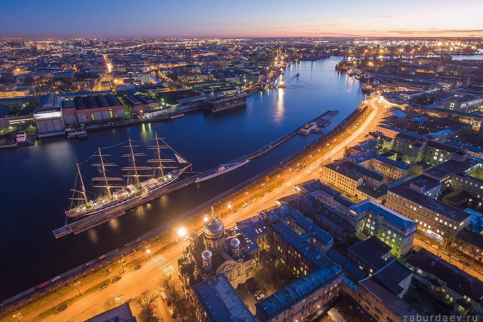 Забурдаев ночной Петербург. Санкт-Петербург / St. Petersburg. Вид Санкт-Петербурга с высоты птичьего полета.