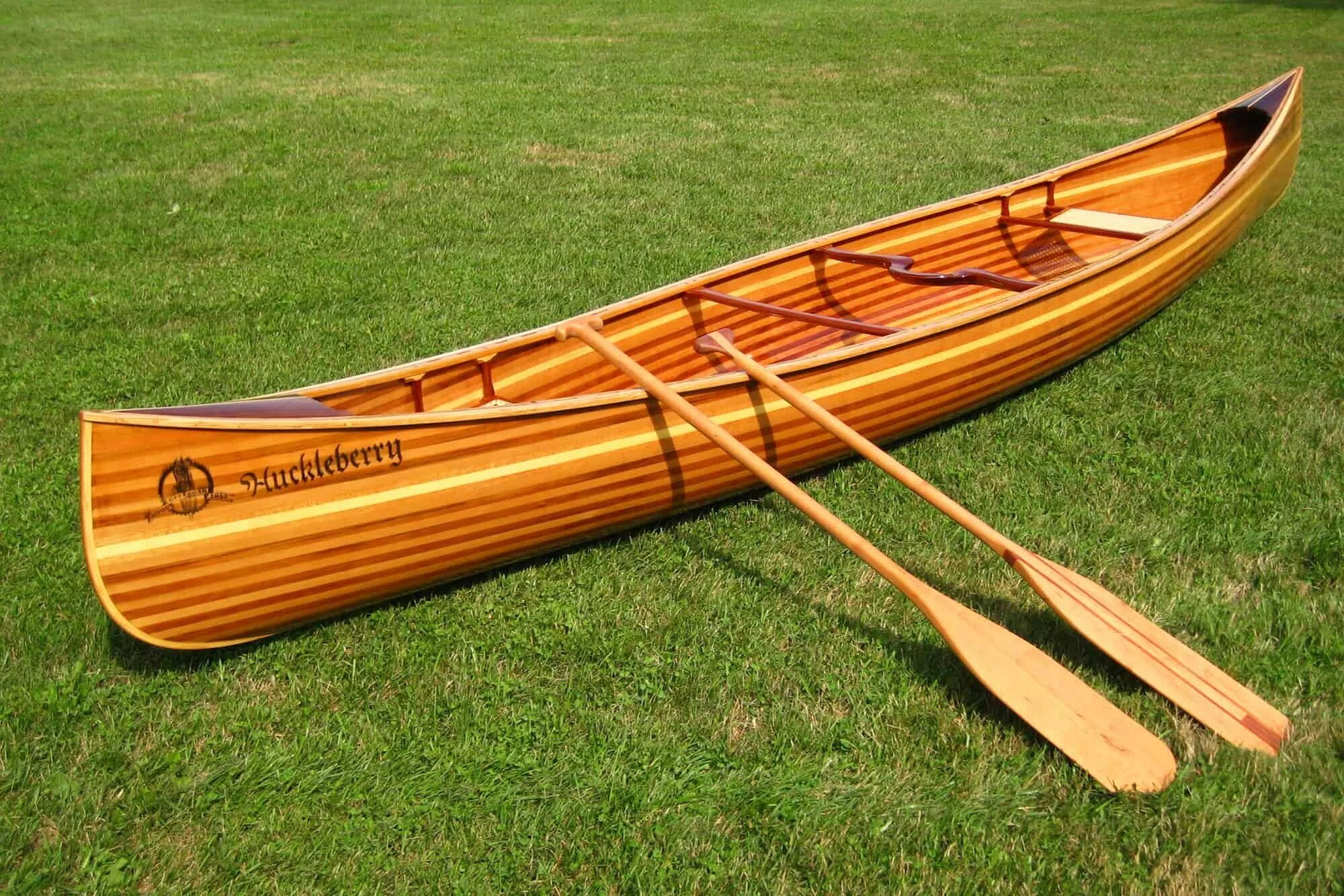 лодка байдарка каноэ. Canoe лодка. Canoe лодка. каное или каноэ. каноэ 6 метров кедр.