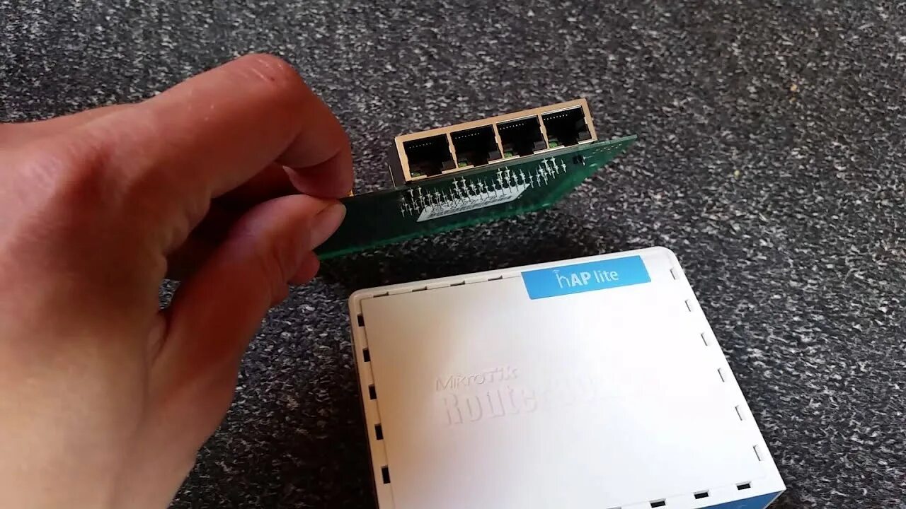 Mikrotik hap сброс. Mikrotik hap. mikrotik hap lite. mikrotik hap ac lite сброс. разбор mikrotik hap ac lite.