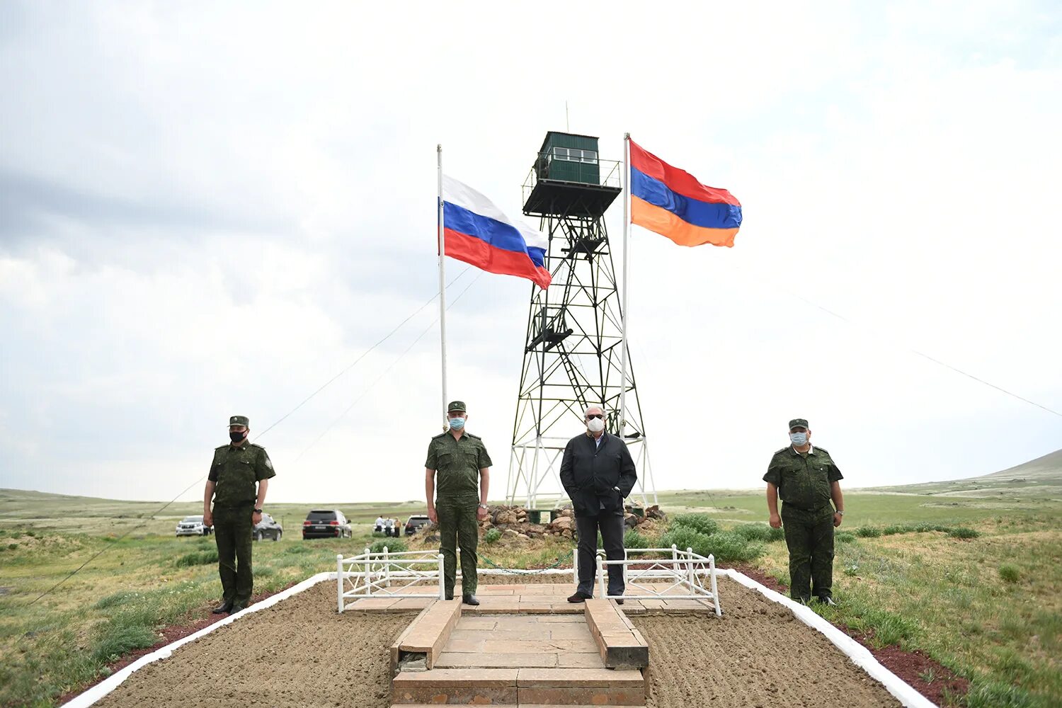 Армения открыл граница. Армения пограничные заставы. Граница Армении и Турции пограничники. Застава Армения Турция Пограничная. Пограничники России i Armenii.