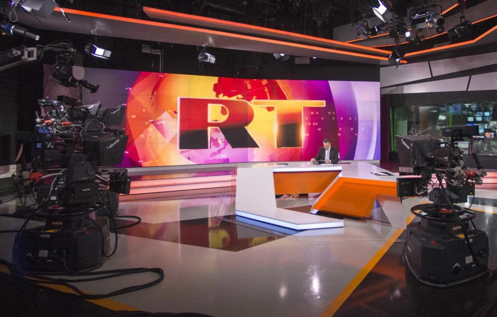 Rt show. Russia today студия. Телестудия канала RT). Russia today офис в Москве. Russia today Newsroom.