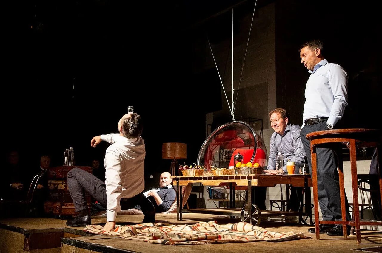 Театр квартет и. Квартет и зеленский. Квартет вокалистов. Сибирский квартет. Дк квартет.