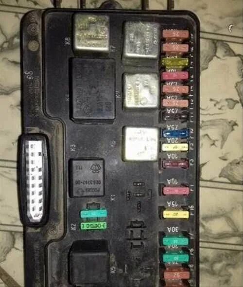 Монтажный блок 2115 инжектор. Монтажный блок 2115-3722. Блок предохранителей ваз 2115. Монтажный блок ваз 21 15. Монтажный блок ваз 2114.