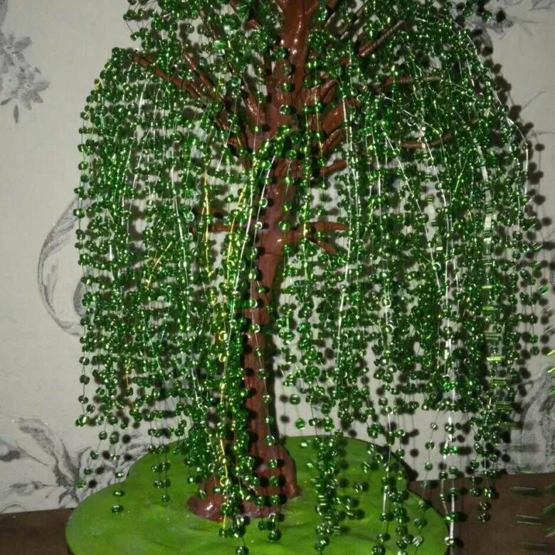 Деревья ивушка из бисера. Деревья из бисера. Ива из бисера. Бонсай плакучая ива. Бисерное дерево плакучая ива.