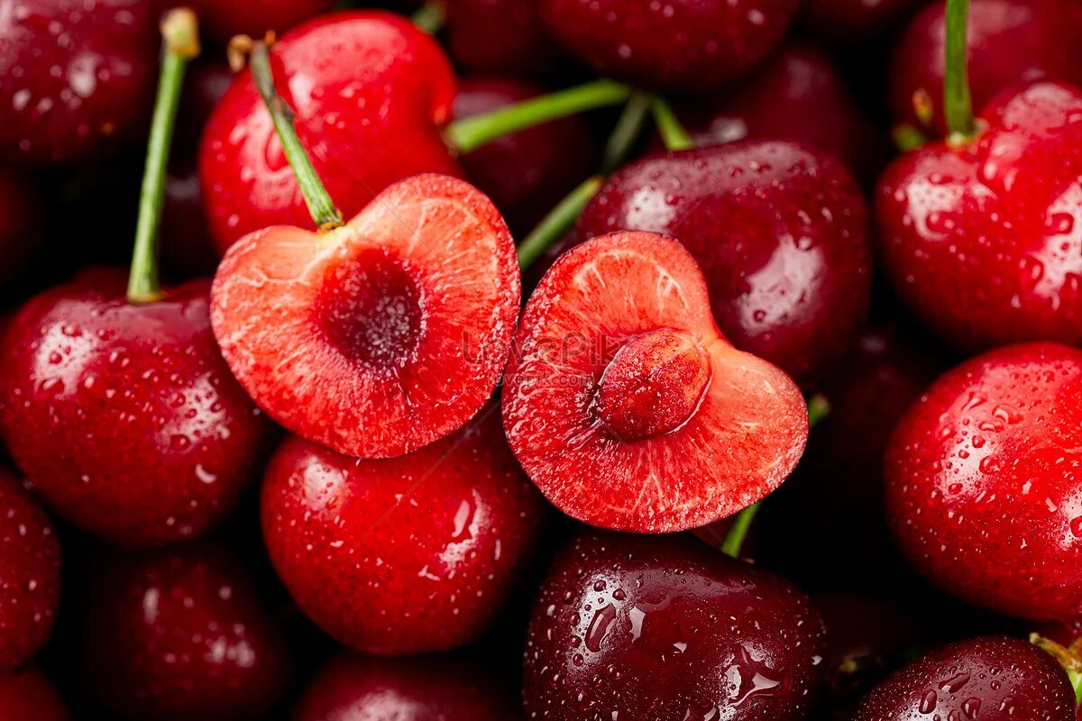 Вишня д е. Вишня разрезанная. вишня нарезанная. cherry cut.