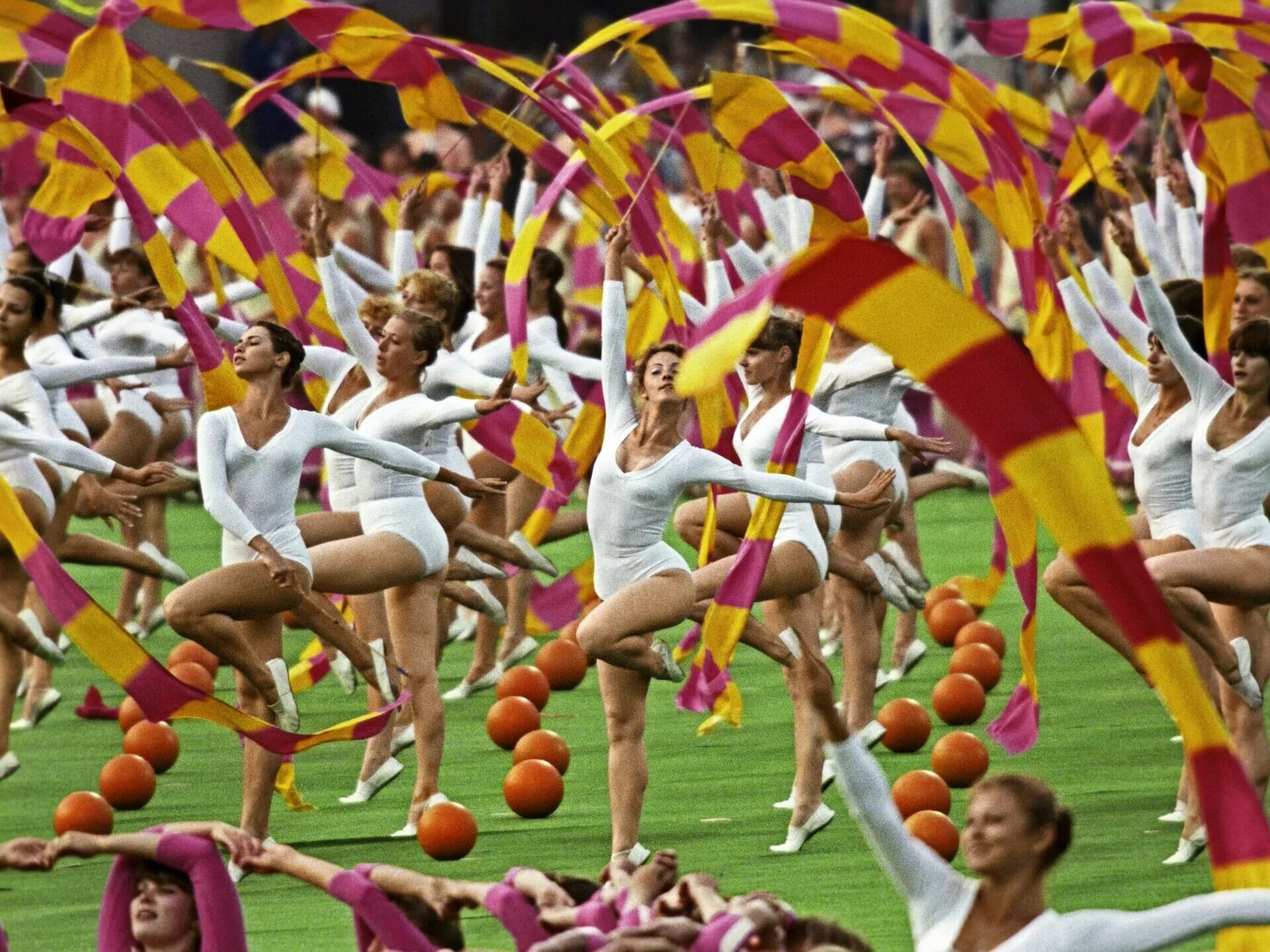 Открытие олимпиады москва. Xxii летние олимпийские игры в москве 1980. Открытие олимпиады москва. Открытие олимпиады москва. Открытие олимпиады москва.