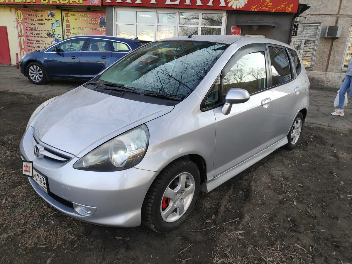 Купить машину хонда фит. Honda Fit 2002. Хонда фит 2002. Хонда фит 2002 года. Хонда фит 2002г.