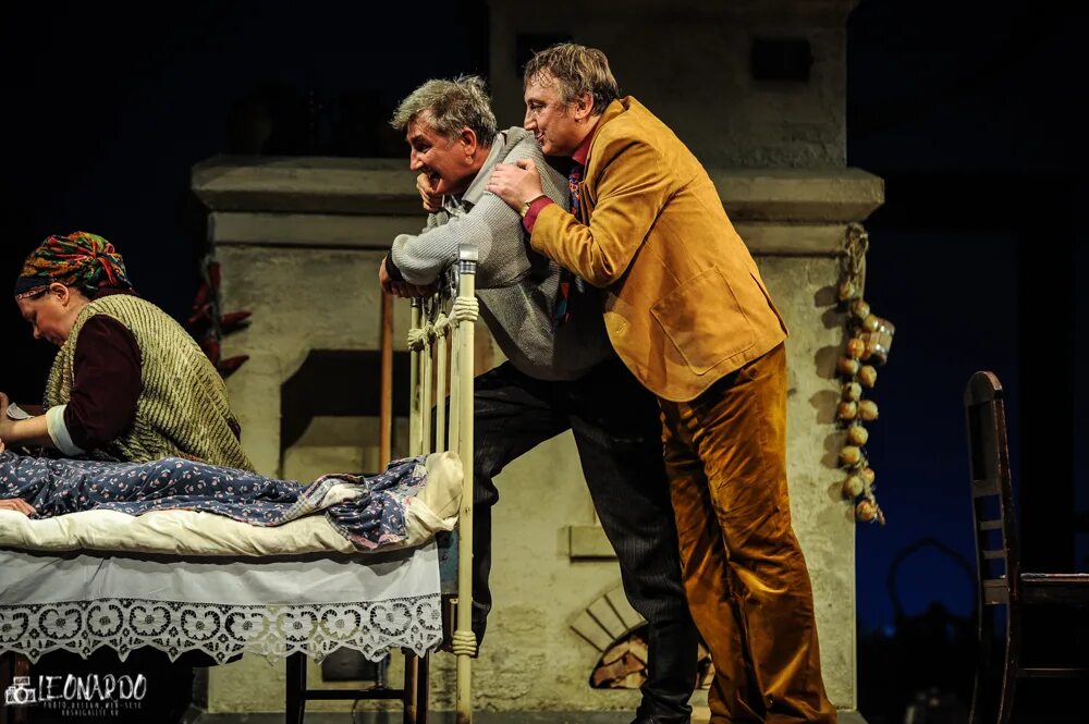 Мхат бюджет. Мхат бюджет. Мхат бюджет. М. Лес спектакль мхт чехова 2006.