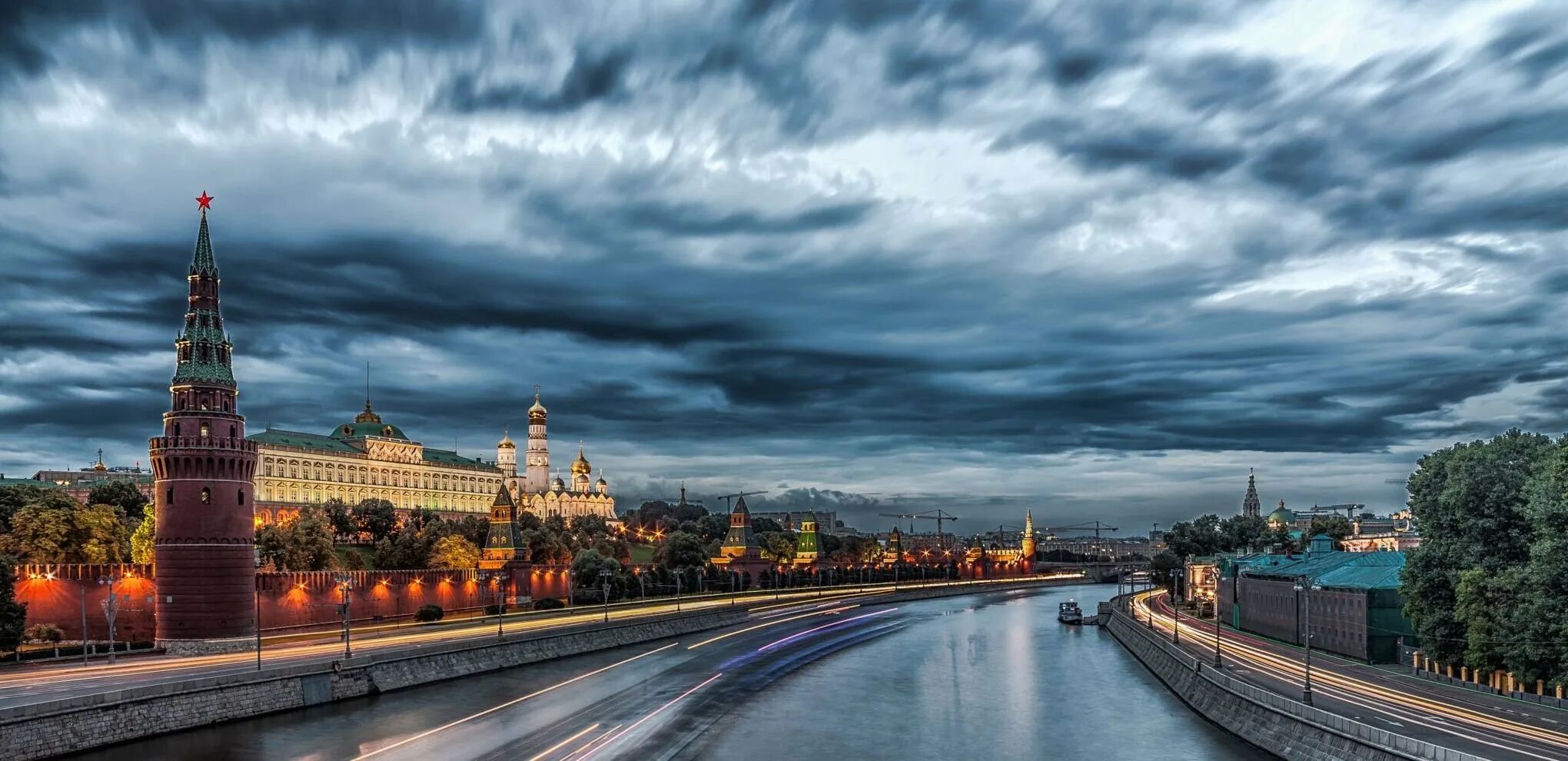 Москва в высоком разрешении. Москва с высоты птичьего полета. Ночной кремль москва. Реки москвы. А4 в москве.